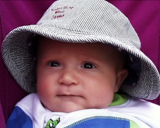 Cole Hat 1.jpg (74325 bytes)