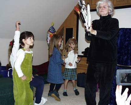 Puppet Show6.jpg (20975 bytes)