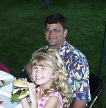 tayler eating.jpg (45449 bytes)